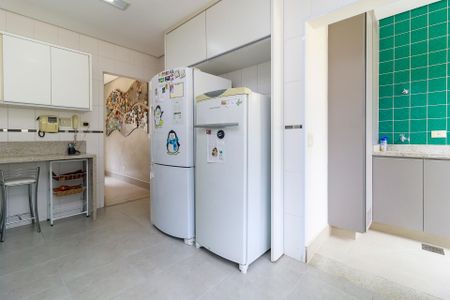 Casa de condomínio à venda com 447m², 4 quartos e 5 vagas Casa de condomínio à venda com 447m², 4 quartos e 5 vagasCozinha