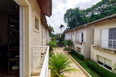 Casa de condomínio à venda com 447m², 4 quartos e 5 vagas Casa de condomínio à venda com 447m², 4 quartos e 5 vagasSala Privativa - Varanda