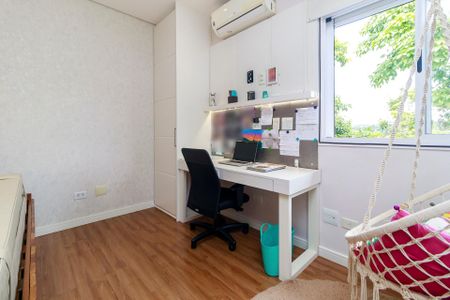 Casa de condomínio à venda com 447m², 4 quartos e 5 vagas Casa de condomínio à venda com 447m², 4 quartos e 5 vagasSuíte 4