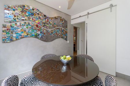 Casa de condomínio à venda com 447m², 4 quartos e 5 vagas Casa de condomínio à venda com 447m², 4 quartos e 5 vagasCozinha - Copa