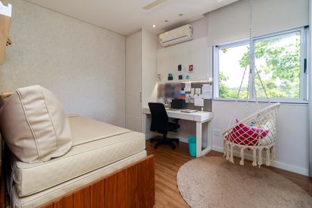 Casa de condomínio à venda com 447m², 4 quartos e 5 vagas Casa de condomínio à venda com 447m², 4 quartos e 5 vagasSuíte 4