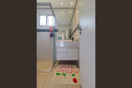 Casa de condomínio à venda com 447m², 4 quartos e 5 vagas Casa de condomínio à venda com 447m², 4 quartos e 5 vagasSuíte 3 - Banheiro