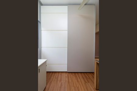 Casa de condomínio à venda com 447m², 4 quartos e 5 vagas Casa de condomínio à venda com 447m², 4 quartos e 5 vagasSuíte 2