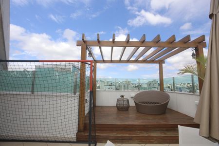 Apartamento à venda com 300m², 4 quartos e 4 vagasCobertura