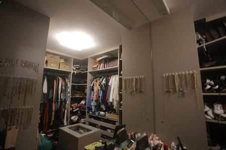 Apartamento à venda com 300m², 4 quartos e 4 vagasSuite