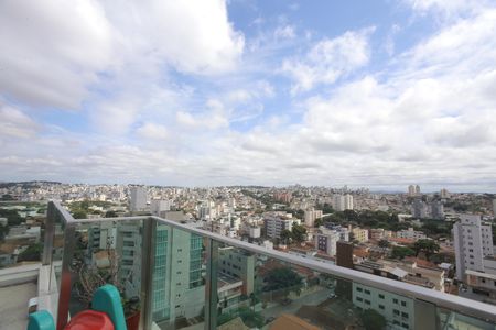Apartamento à venda com 300m², 4 quartos e 4 vagasCobertura