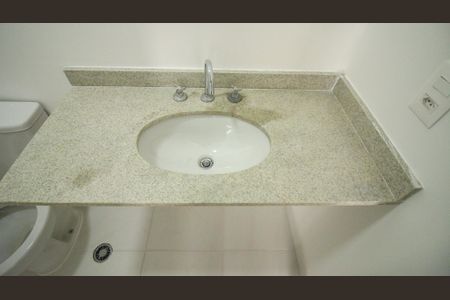 Apartamento à venda com 77m², 2 quartos e 1 vagaBanheiro da Suíte