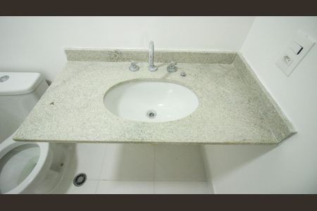 Apartamento à venda com 77m², 2 quartos e 1 vagaBanheiro