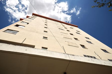 Apartamento à venda com 69m², 2 quartos e sem vaga Apartamento à venda com 69m², 2 quartos e sem vagaFachada