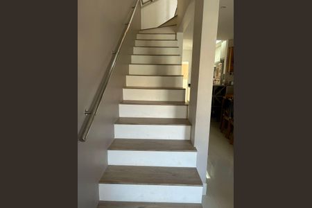 Casa de condomínio à venda com 78m², 2 quartos e 2 vagas Casa de condomínio à venda com 78m², 2 quartos e 2 vagasSala