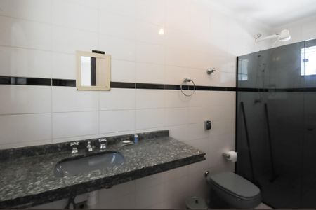 Casa à venda com 183m², 3 quartos e 2 vagasBanheiro da Suíte