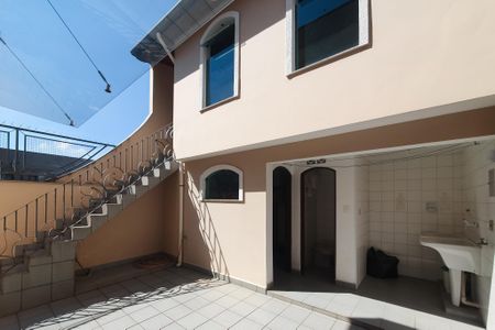 Casa à venda com 183m², 3 quartos e 2 vagasQuintal