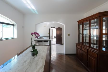 Casa à venda com 183m², 3 quartos e 2 vagasCopa