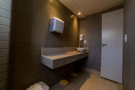 Apartamento à venda com 78m², 3 quartos e 2 vagas Apartamento à venda com 78m², 3 quartos e 2 vagasÁrea comum - Banheiro Salão de festas