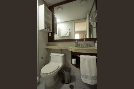 Apartamento à venda com 27m², 1 quarto e 1 vaga Apartamento à venda com 27m², 1 quarto e 1 vagaBanheiro