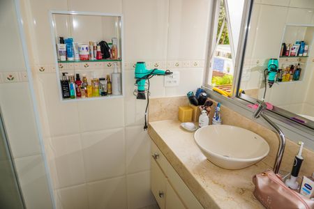 Apartamento à venda com 120m², 3 quartos e 1 vaga Apartamento à venda com 120m², 3 quartos e 1 vagaBanheiro da Suíte 1