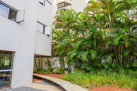 Apartamento à venda com 120m², 3 quartos e 1 vaga Apartamento à venda com 120m², 3 quartos e 1 vagaFachada