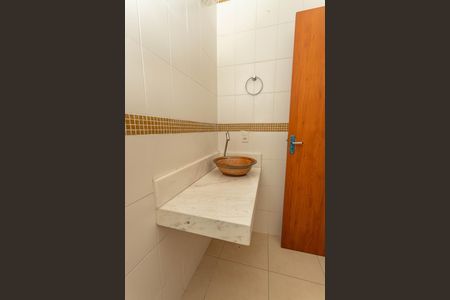 Casa de condomínio à venda com 215m², 3 quartos e 2 vagasBanheiro social