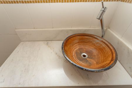 Casa de condomínio à venda com 215m², 3 quartos e 2 vagasBanheiro social