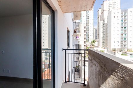 Apartamento à venda com 46m², 2 quartos e 1 vaga Apartamento à venda com 46m², 2 quartos e 1 vagaVaranda Sala e Cozinha