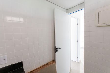 Apartamento à venda com 46m², 2 quartos e 1 vaga Apartamento à venda com 46m², 2 quartos e 1 vagaBanheiro