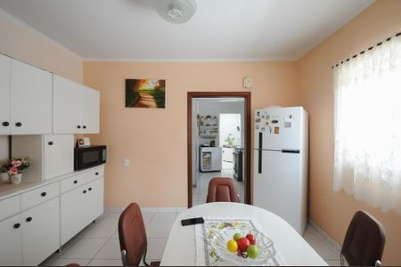 Casa à venda com 202m², 3 quartos e 4 vagasCopa