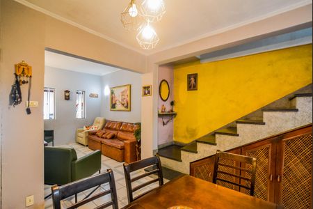 Casa à venda com 166m², 3 quartos e 2 vagas Casa à venda com 166m², 3 quartos e 2 vagasSala de Jantar