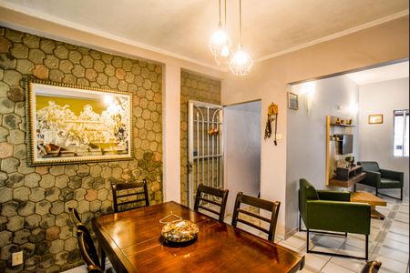 Casa à venda com 166m², 3 quartos e 2 vagas Casa à venda com 166m², 3 quartos e 2 vagasSala de Jantar