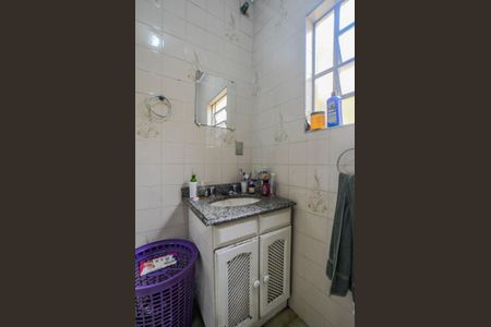 Casa à venda com 166m², 3 quartos e 2 vagas Casa à venda com 166m², 3 quartos e 2 vagasBanheiro Corredor