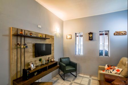 Casa à venda com 166m², 3 quartos e 2 vagas Casa à venda com 166m², 3 quartos e 2 vagasSala