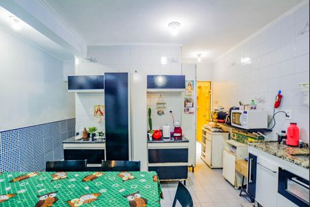 Casa à venda com 166m², 3 quartos e 2 vagas Casa à venda com 166m², 3 quartos e 2 vagasCozinha