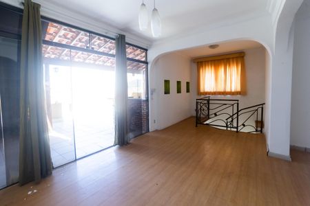 Apartamento à venda com 184m², 3 quartos e 2 vagas Apartamento à venda com 184m², 3 quartos e 2 vagasSala 2