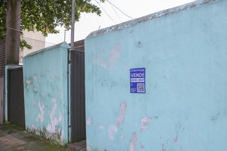 Casa à venda com 250m², 4 quartos e 3 vagas Casa à venda com 250m², 4 quartos e 3 vagasFachada