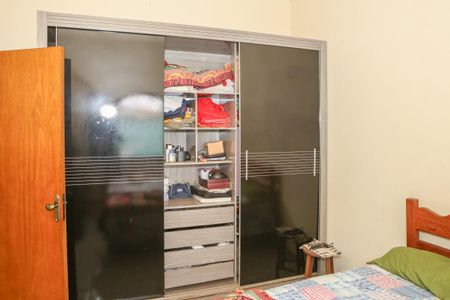 Casa à venda com 250m², 4 quartos e 3 vagas Casa à venda com 250m², 4 quartos e 3 vagasQuarto