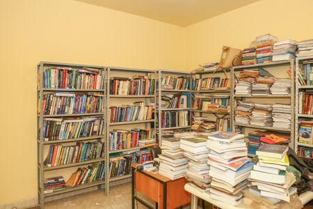 Casa à venda com 250m², 4 quartos e 3 vagas Casa à venda com 250m², 4 quartos e 3 vagasCasa 3 - Quarto