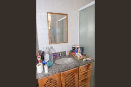 Casa à venda com 250m², 4 quartos e 3 vagas Casa à venda com 250m², 4 quartos e 3 vagasBanheiro