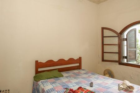 Casa à venda com 250m², 4 quartos e 3 vagas Casa à venda com 250m², 4 quartos e 3 vagasQuarto