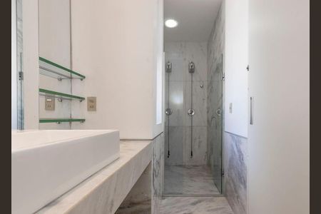 Apartamento à venda com 442m², 4 quartos e 5 vagasBanheiro