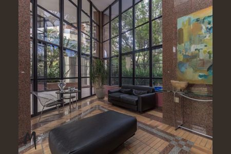 Apartamento à venda com 442m², 4 quartos e 5 vagasHall social