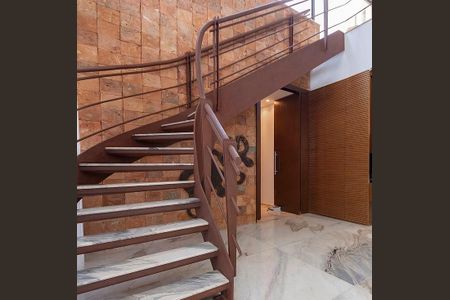 Apartamento à venda com 442m², 4 quartos e 5 vagasEscadas