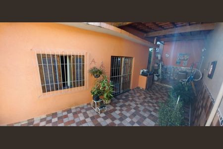 Casa à venda com 240m², 2 quartos e 4 vagas Casa à venda com 240m², 2 quartos e 4 vagasÁrea Externa