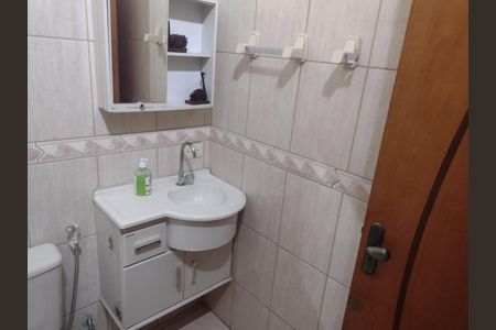 Casa à venda com 240m², 2 quartos e 4 vagas Casa à venda com 240m², 2 quartos e 4 vagasBanheiro 3
