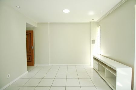 Apartamento para alugar com 103m², 4 quartos e 1 vaga Apartamento para alugar com 103m², 4 quartos e 1 vagaSala