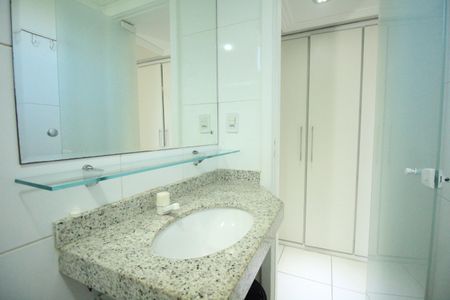 Apartamento para alugar com 103m², 4 quartos e 1 vaga Apartamento para alugar com 103m², 4 quartos e 1 vagaBanheiro da Suíte