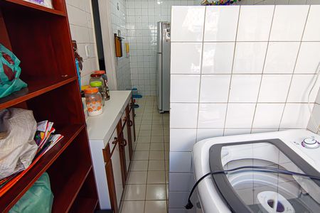 Apartamento à venda com 48m², 2 quartos e 1 vaga Apartamento à venda com 48m², 2 quartos e 1 vagaCozinha e área de serviço