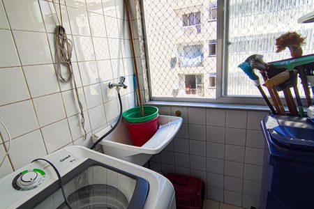 Apartamento à venda com 48m², 2 quartos e 1 vaga Apartamento à venda com 48m², 2 quartos e 1 vagaCozinha e área de serviço