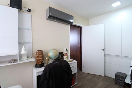 Apartamento à venda com 120m², 2 quartos e 2 vagasQuarto