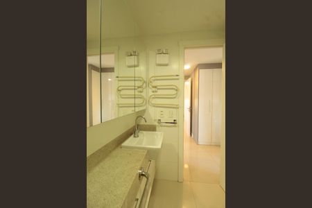 Apartamento à venda com 88m², 2 quartos e 2 vagas Apartamento à venda com 88m², 2 quartos e 2 vagasBanheiro da Suíte 2