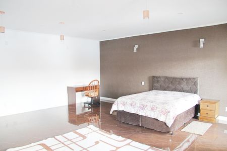 Casa para alugar com 550m², 4 quartos e 4 vagasSuíte 1