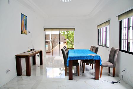 Casa para alugar com 550m², 4 quartos e 4 vagasSala e Sala de Jantar